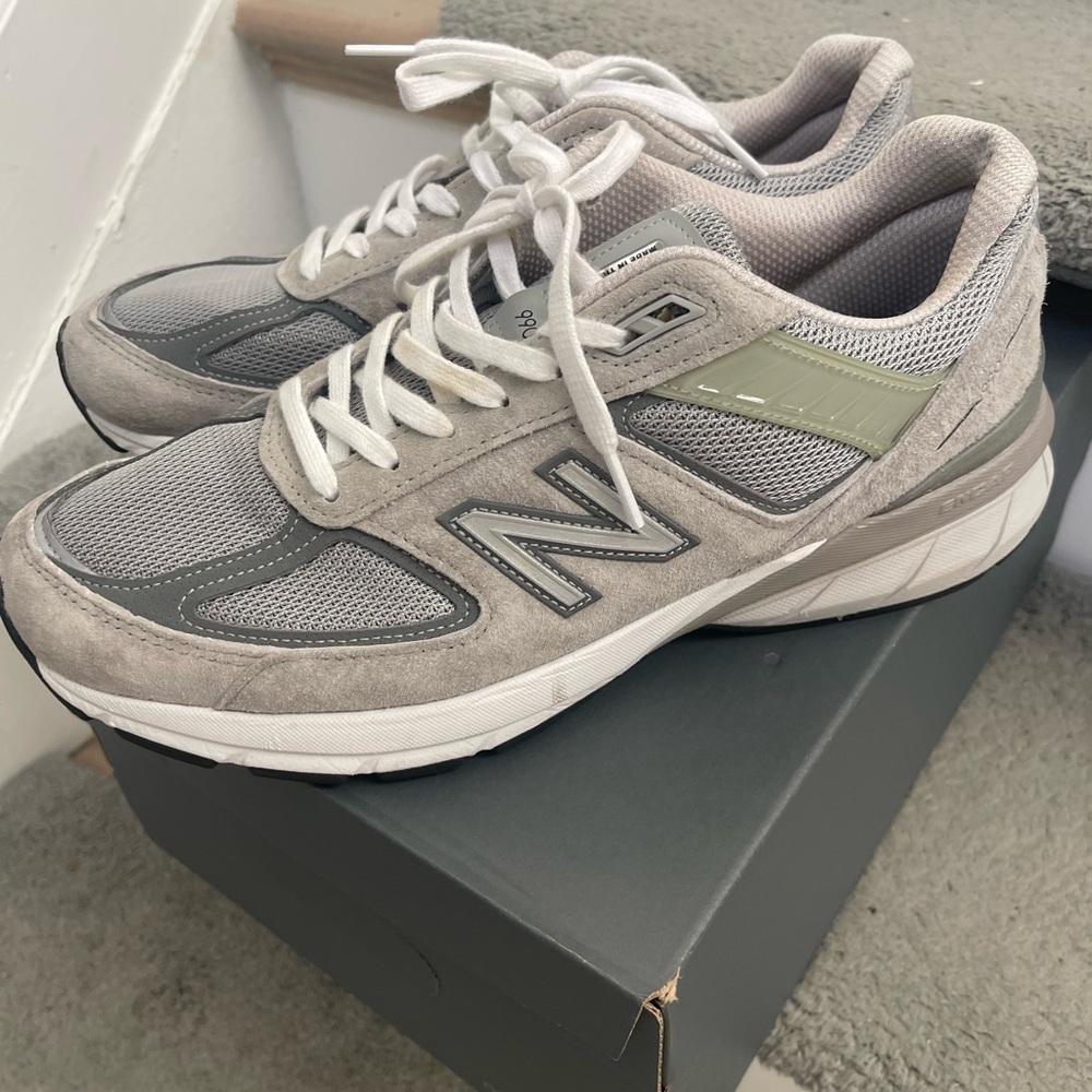 Men’s 990 New Balance Sneakers